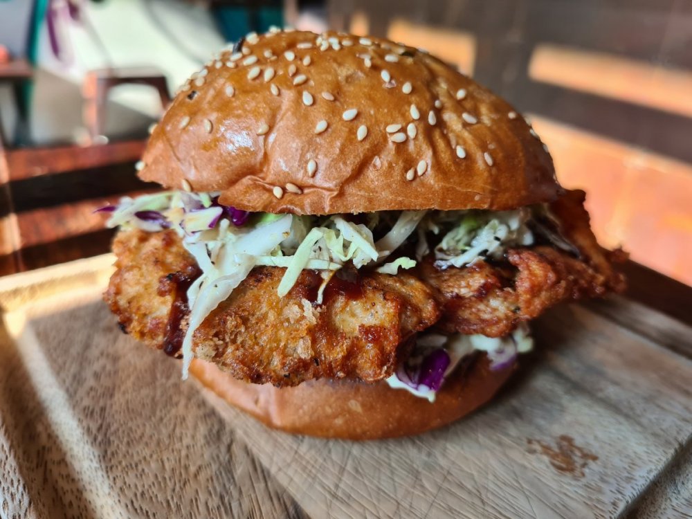 Pork Burger at Artisan Burgers Soi 11.jpg