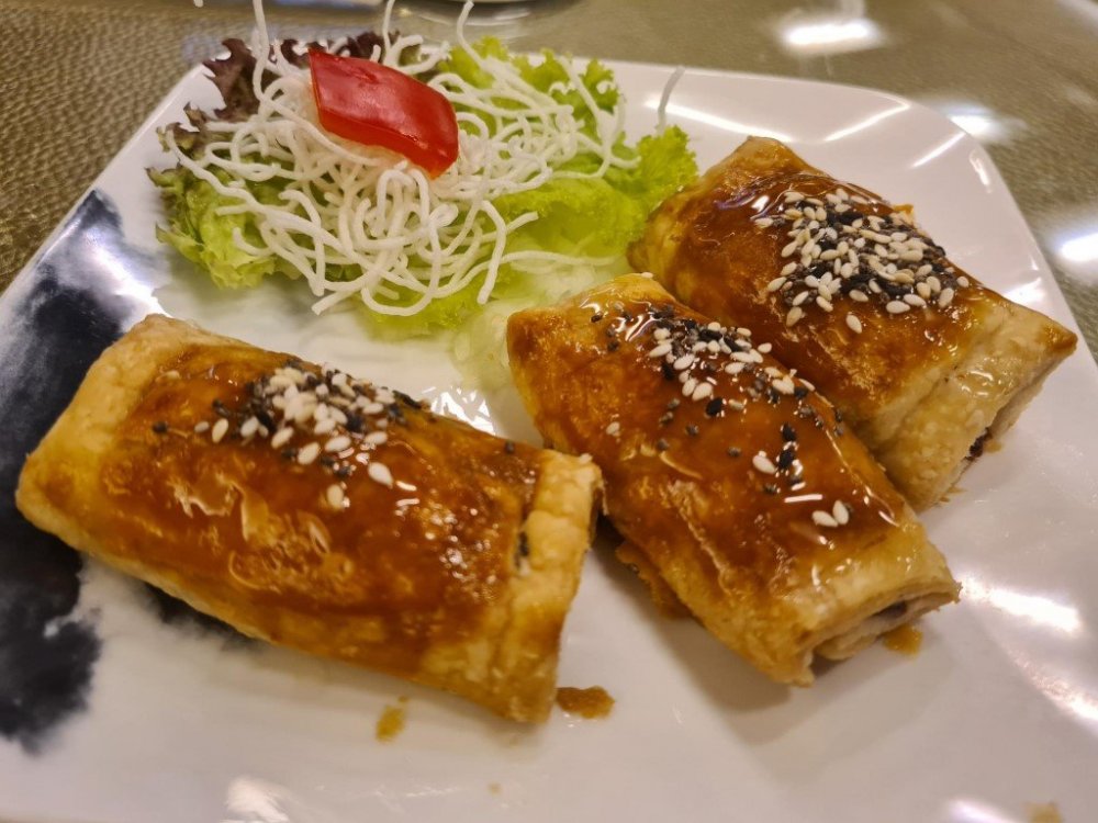 BBQ Pork Baked Pies at Hong Teh Chinese Restaurant Bangkok.jpg